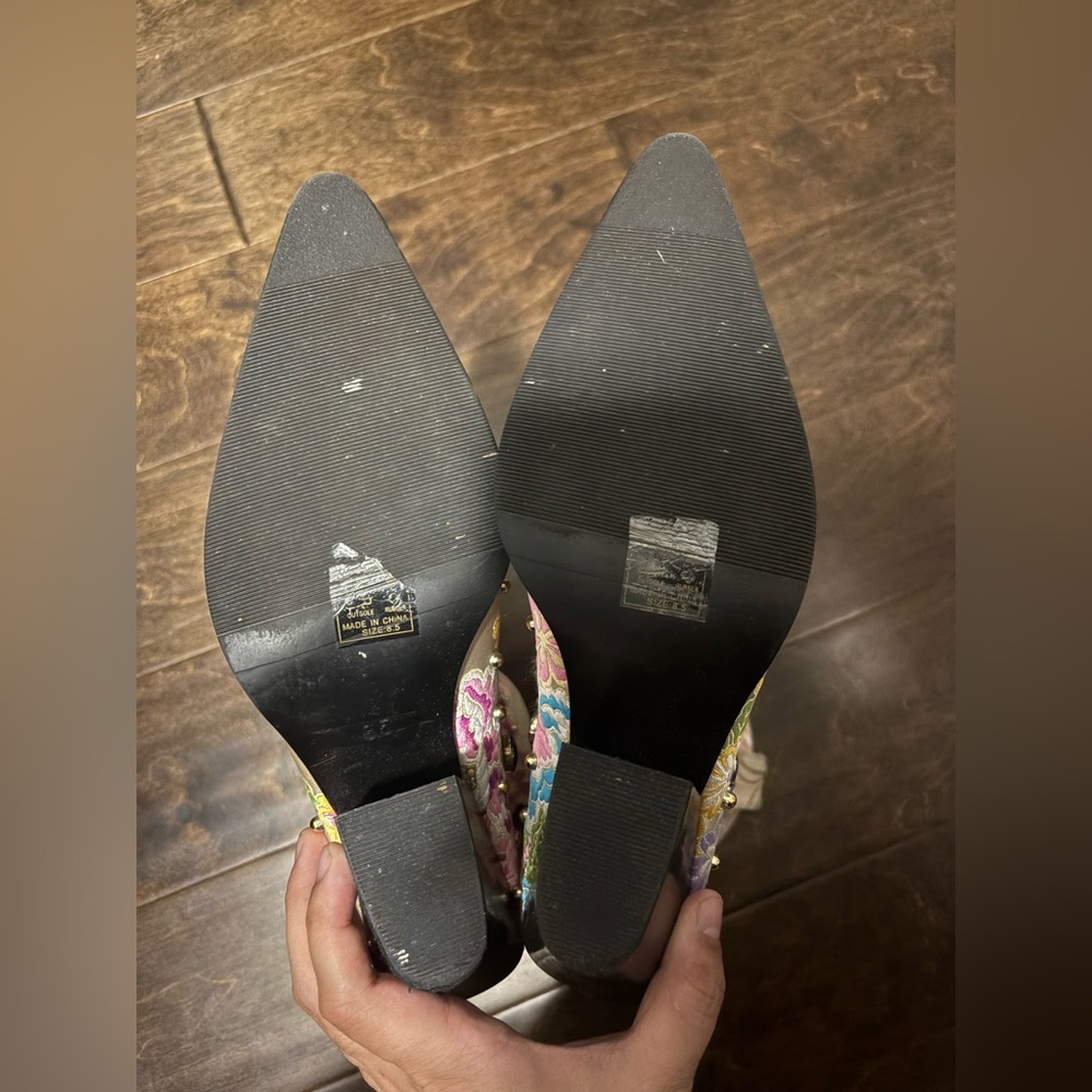 Azalea Wang Embellished Floral Western Ankle Boots Cream - Picture 3 of 4